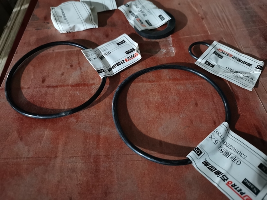 API XJ750 Workover Rig Parts ชุดซ่อมกระบอกบังคับเลี้ยว HNBR
