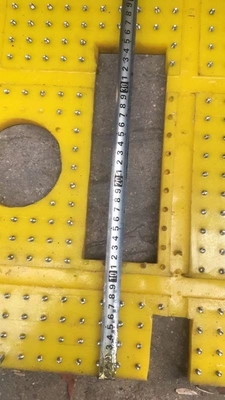 27 1/2 นิ้ว Anti Slip Mat โต๊ะหมุนสีเหลือง 2100MM*1600MM Mat สําหรับเครื่องเจาะ